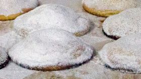 Le genovesi, un dolce antico raccontato nel libro "Mandorle amare"