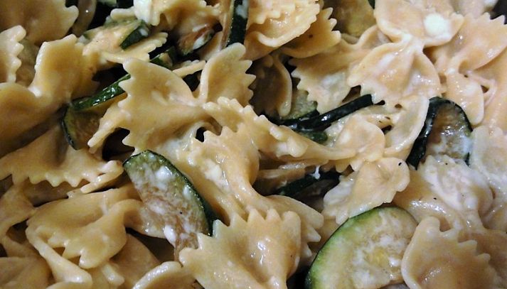 Insalata di pasta in verde
