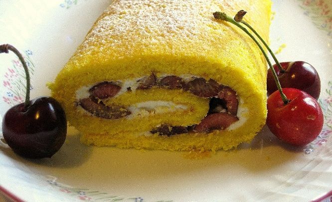 Rotolo di ciliegie e ricotta