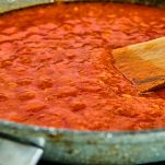 Cottura del suo di pomodori