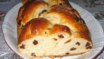 Treccia di pan brioche con uvetta