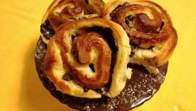 Girelle farcite con cioccolato e uvetta