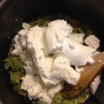 Pasta con pesto di asparagi e ricotta