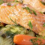 Salmone al forno con finocchi e capperi