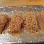 Salmone in crosta di nocciole e vinaigrette ai funghi