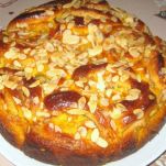 Torta alle rose amaretti e mandorle