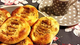 Ricetta biscotti danesi con mele caramellate e crema pasticcera