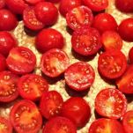 Paccheri con coda di rospo, pomodorini e bottarga grattugiata