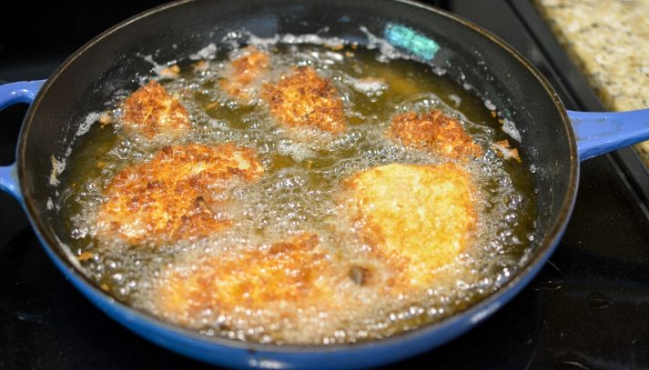 Come eliminare l'odore di fritto da casa