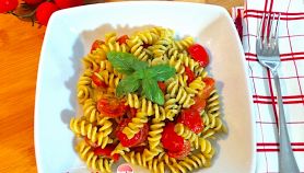 Fusilli pesto e pomodorini