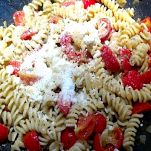 Fusilli pesto e pomodorini