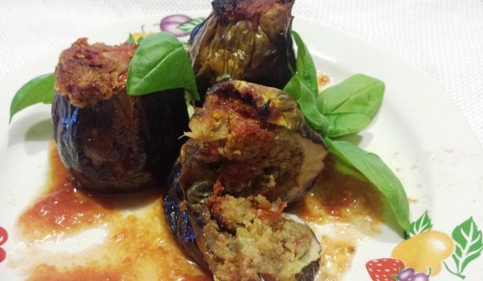 Melanzane piccole ripiene al forno alla messinese