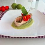 Ombrina su crema di zucchine