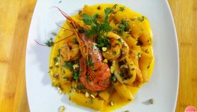 Rigatoni calamaro e gamberoni su crema di zucca