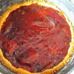 Crostata con confettura di fragole e crema di meringhe