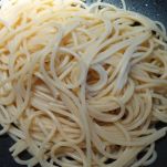 Spaghetti con pesto di rucola