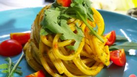 Spaghetti con pesto di rucola