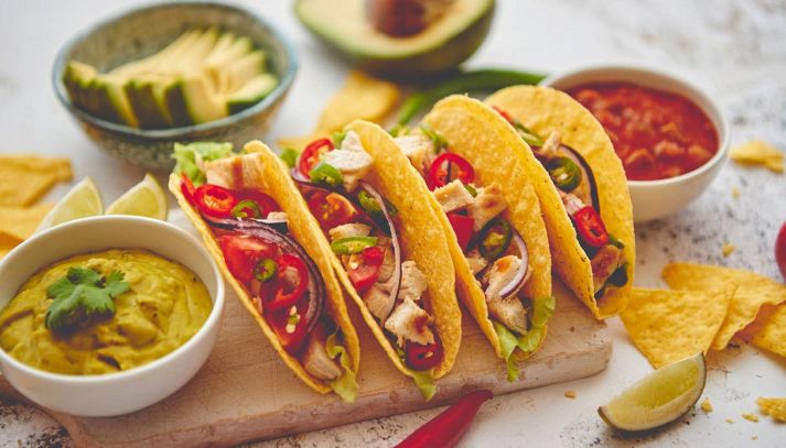 Tacos di pollo e guacamole