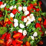 Conchiglie ai pomodorini peperone arrosto e rucola