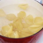 Conchiglie al prosciutto e spinaci