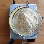 Donuts al cocco e cioccolata