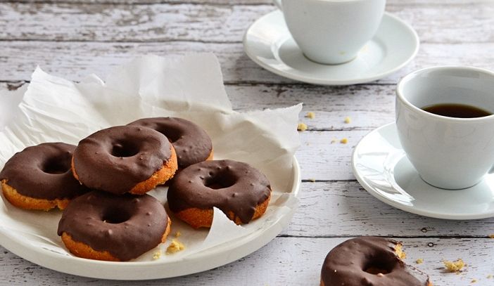 Ciambelle Donuts al cocco e cioccolata