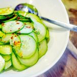 Insalata di cetriolo piccante