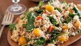Insalata quinoa e pomodori arrostiti