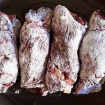 Involtini con granella di pistacchio di Bronte e capperi