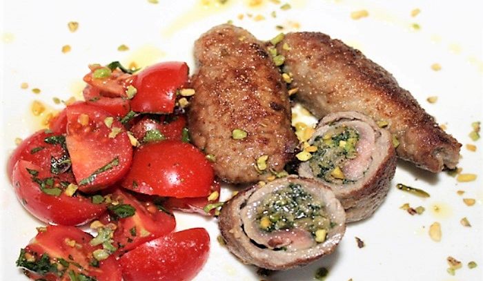 Involtini di manzo con granella di pistacchio di Bronte e capperi