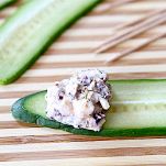 Involtini di cetriolo con formaggio feta