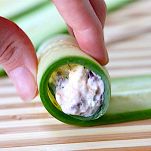 Involtini di cetriolo con formaggio feta