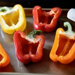 Peperoni imbottiti alla feta e spinaci