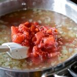 Peperoni imbottiti alla feta e spinaci