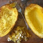 Quiche di asparagi in crosta di spaghetti di zucca