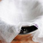 Ricotta fatta in casa con basilico e limone