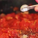 Uova al forno con pomodoro
