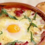 Uova al forno con pomodoro