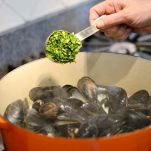 Zuppa di cozze al cocco