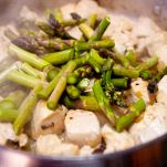 Bocconcini di pollo al cocco ed arachidi