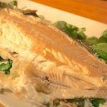 Branzino al forno con capperi e limone