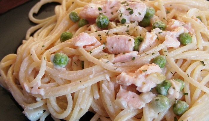 Bucatini al salmone fresco