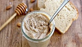 Burro di mandorle al miele