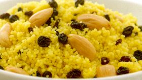 Couscous con mandorle e arance