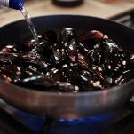 Cozze al vino e pomodoro