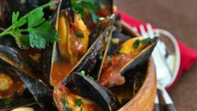 Cozze al vino e pomodoro