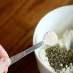 Crema di formaggio al rosmarino e timo