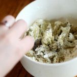 Crema di formaggio al rosmarino e timo