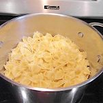 Farfalle ai carciofi e peperoni grigliati