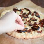 Focaccia ai fichi secchi